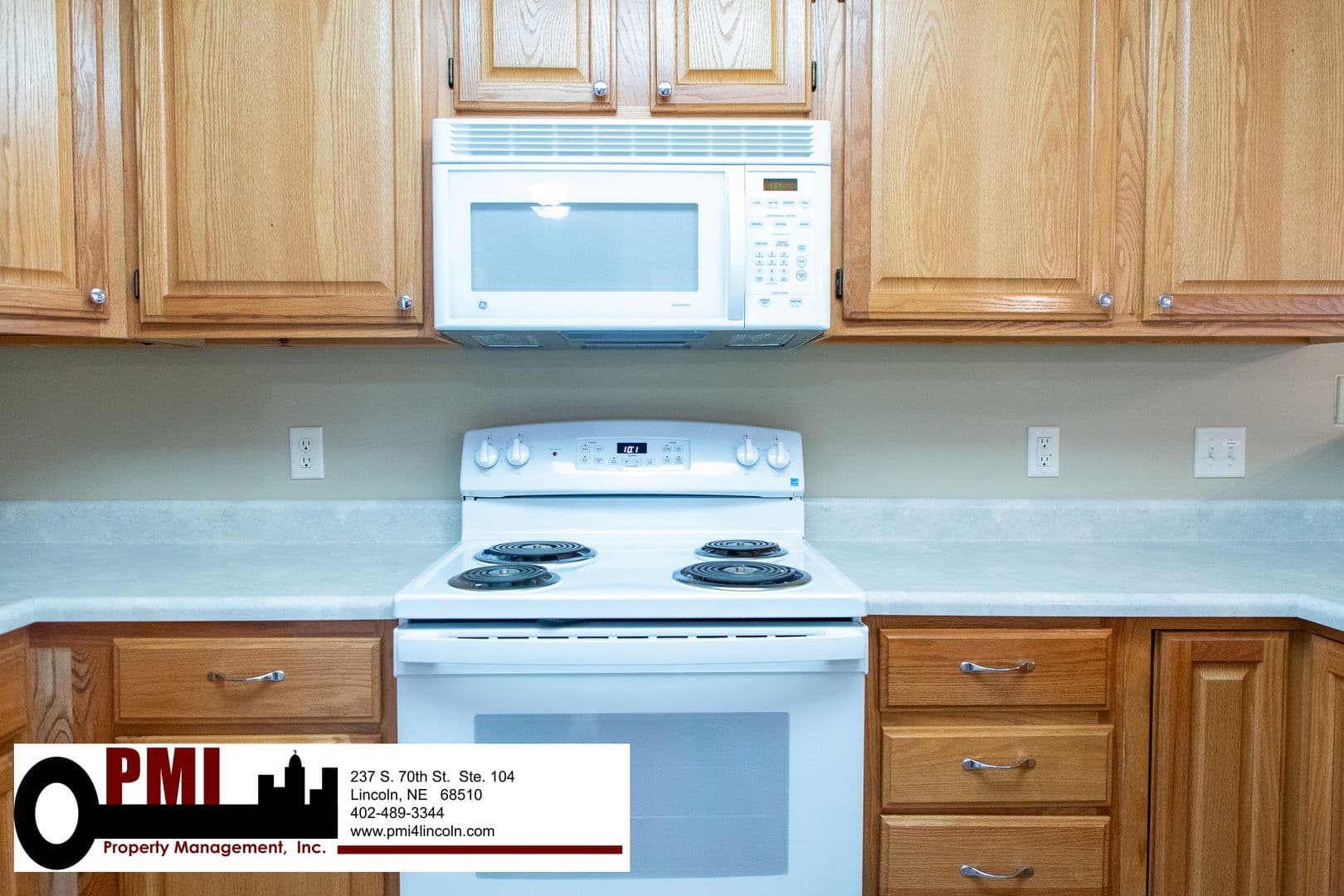 Lincoln House: 6926 Naples Dr