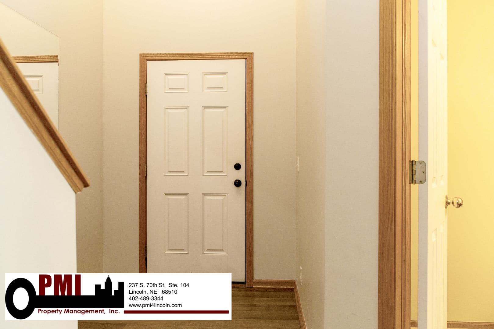 Lincoln House: 6843 S 89th St