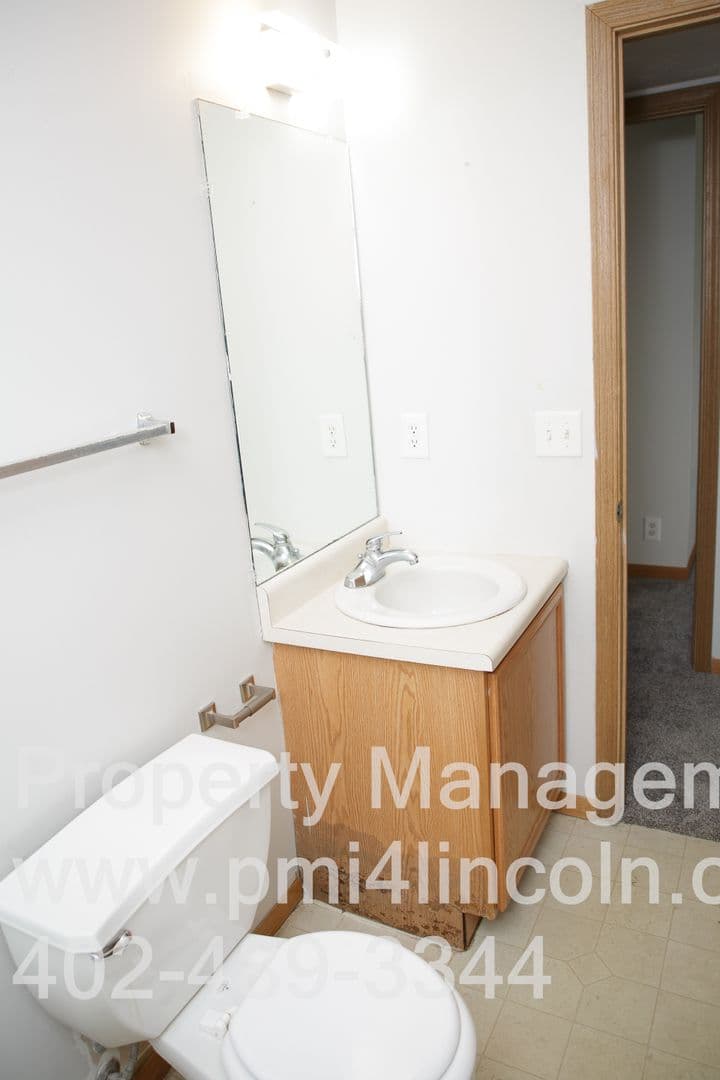 Lincoln Apartment: 1101 S Folsom St.