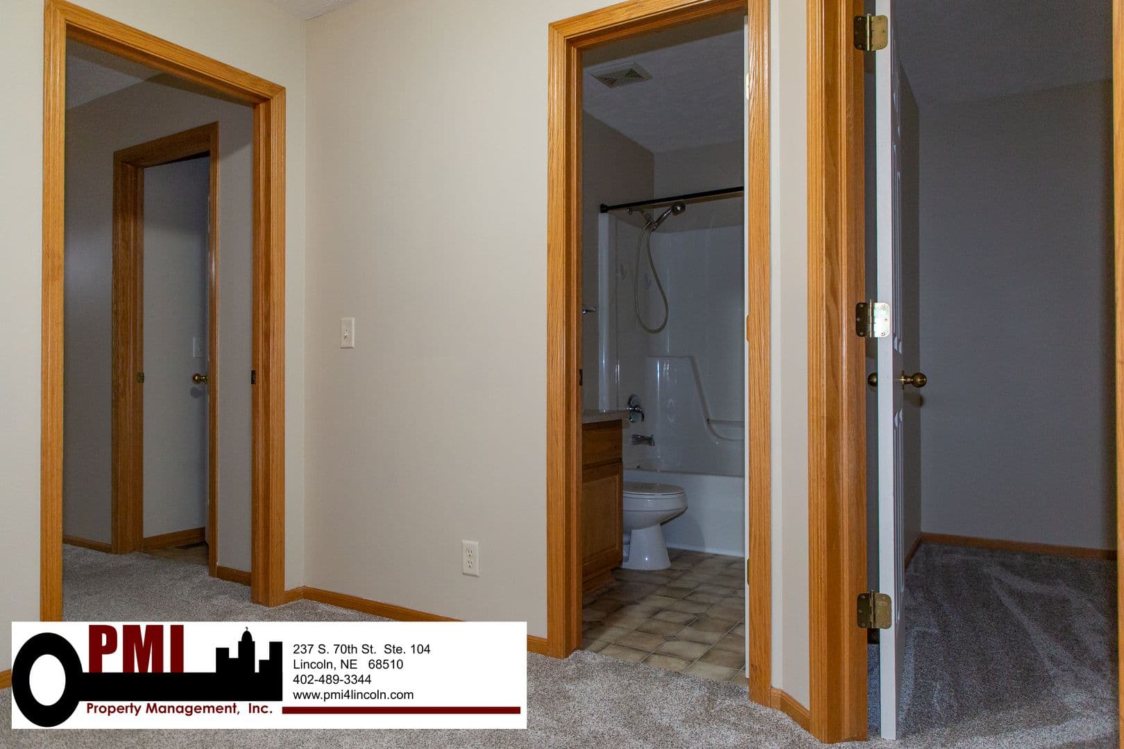 Lincoln House: 6843 S 89th St