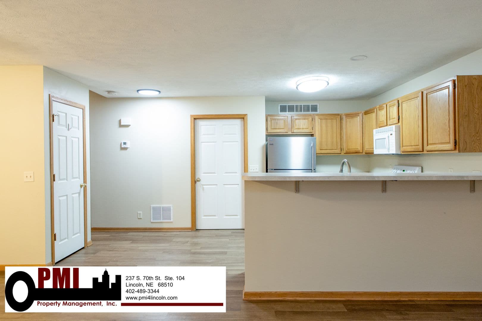 Lincoln House: 6843 S 89th St