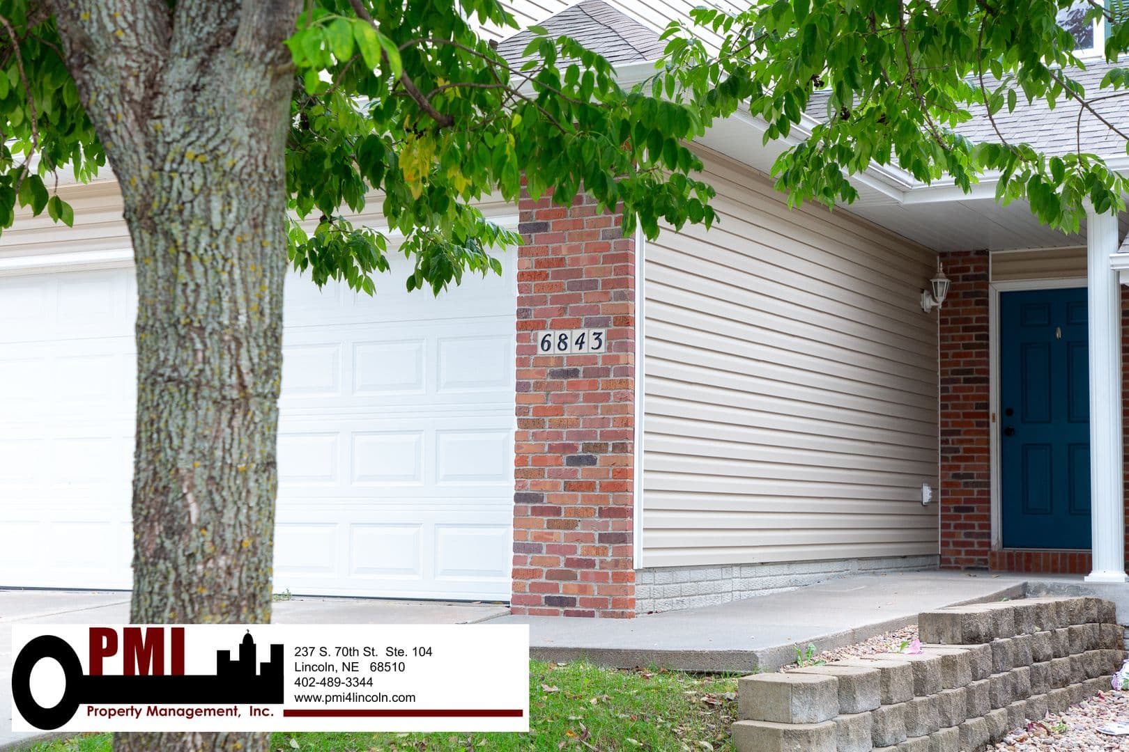 Lincoln House: 6843 S 89th St