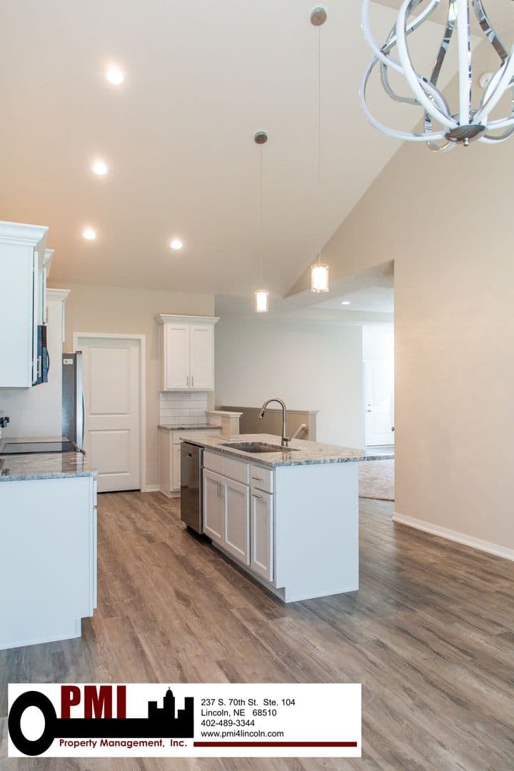 Lincoln House: 8755 Bristlecone Dr