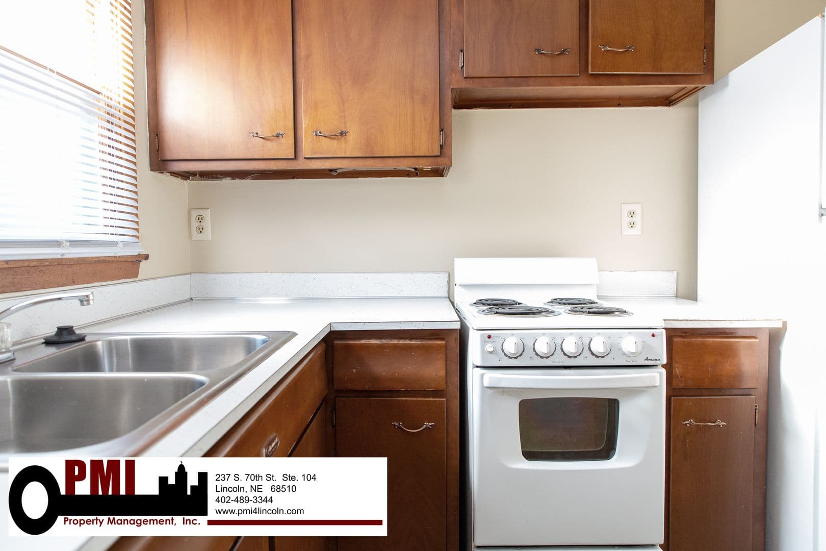 Lincoln Apartment: 1329 F St