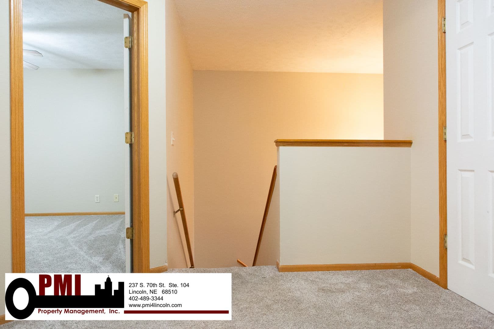 Lincoln House: 6843 S 89th St
