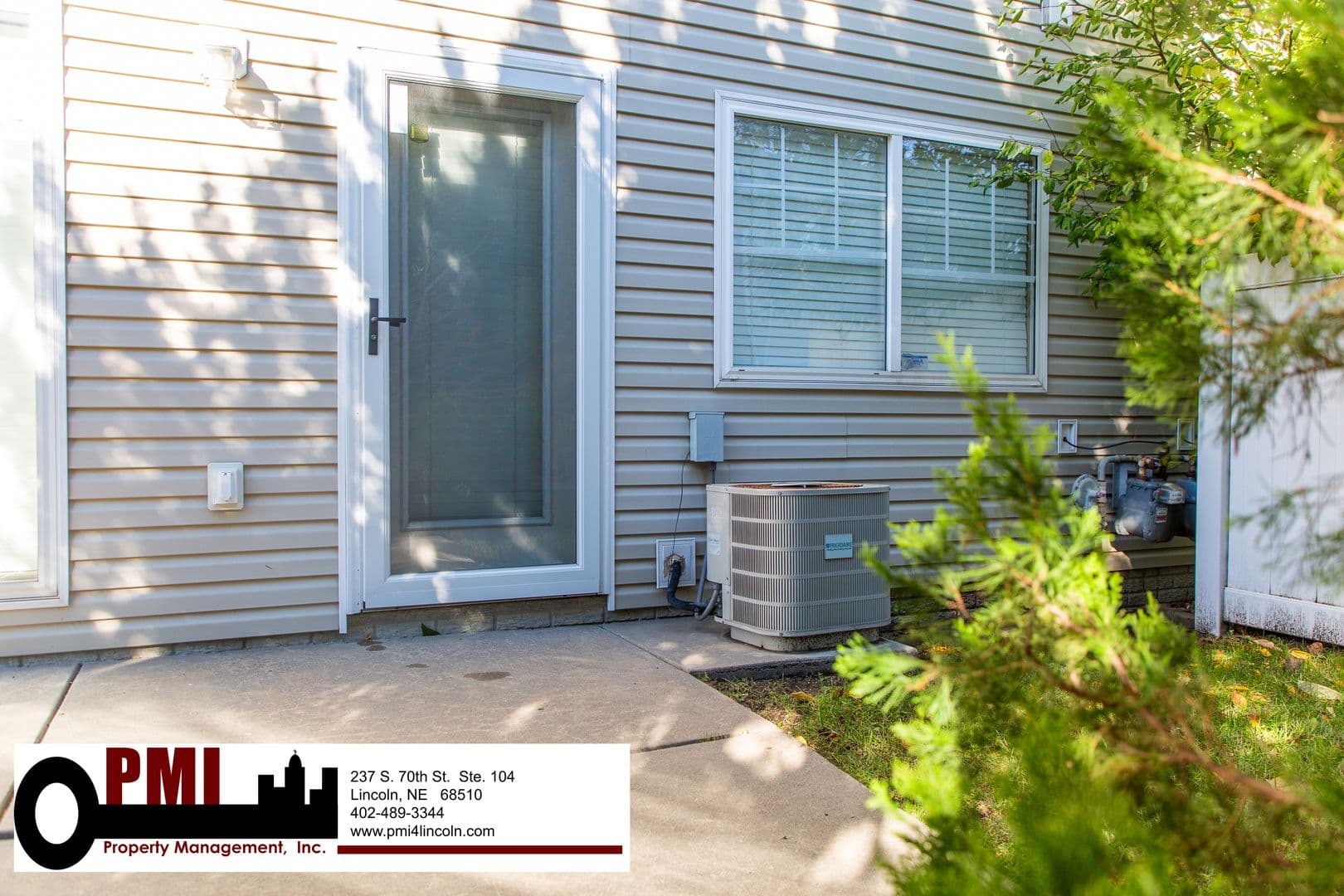 Lincoln House: 6926 Naples Dr