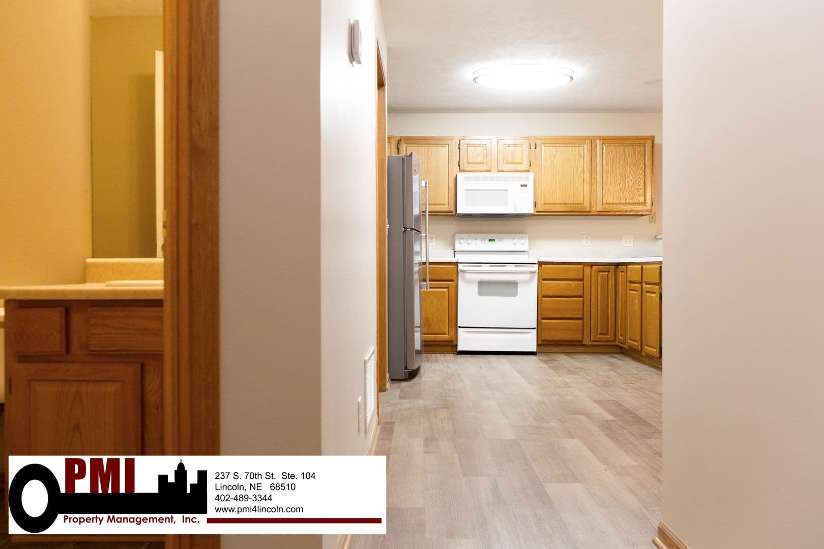 Lincoln House: 6843 S 89th St