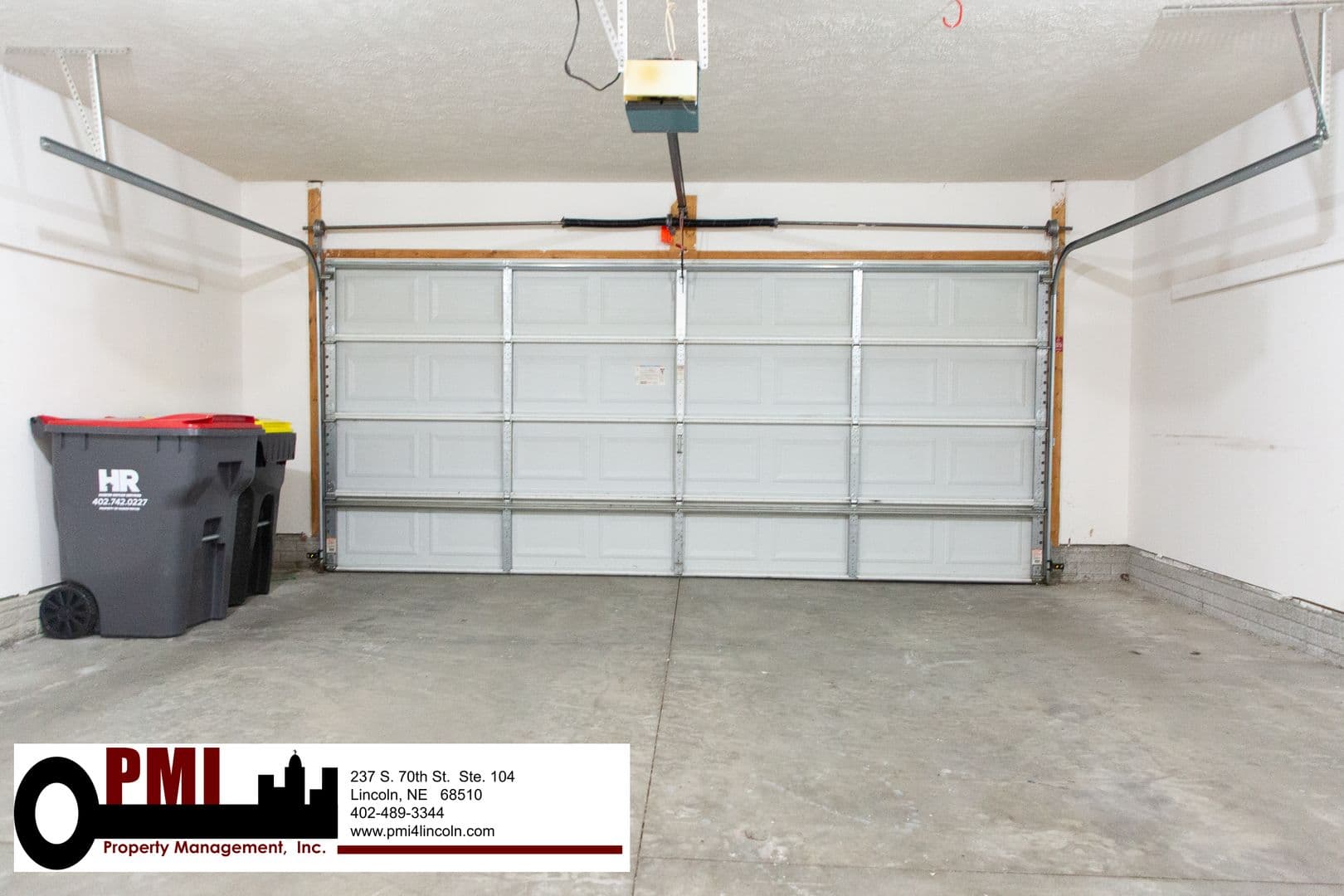 Lincoln House: 6843 S 89th St