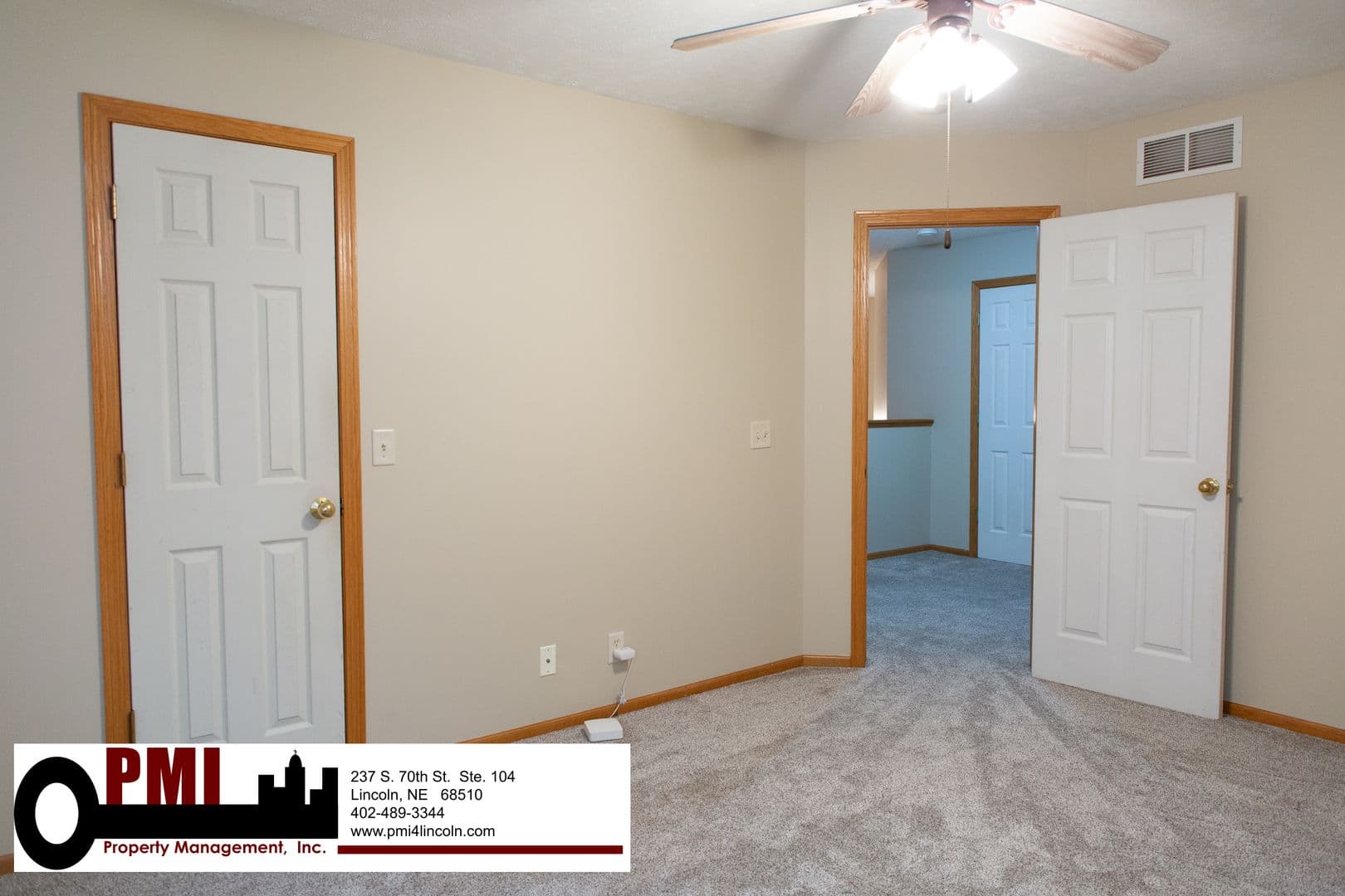 Lincoln House: 6843 S 89th St