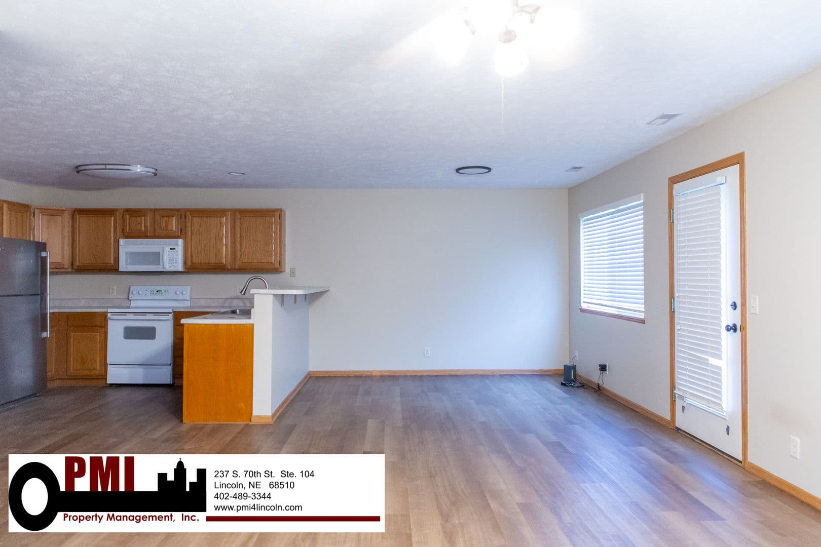 Lincoln House: 6843 S 89th St