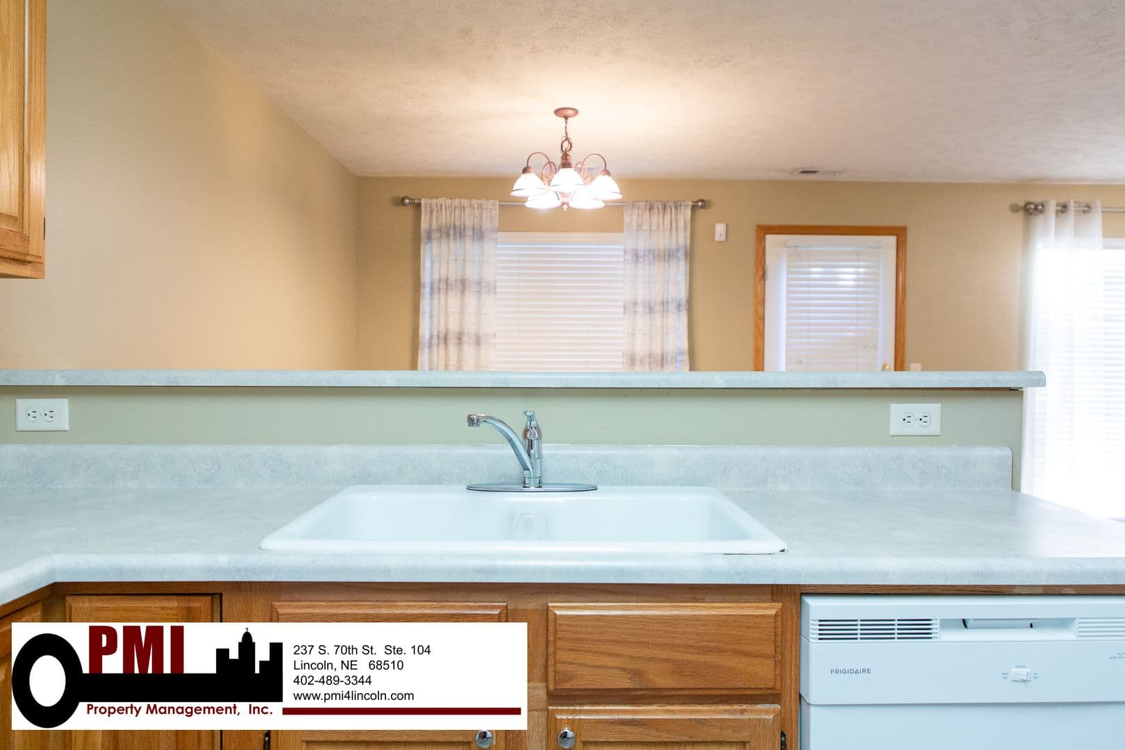 Lincoln House: 6926 Naples Dr