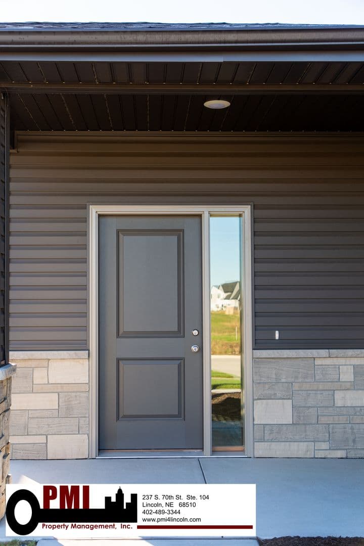 Lincoln House: 8755 Bristlecone Dr