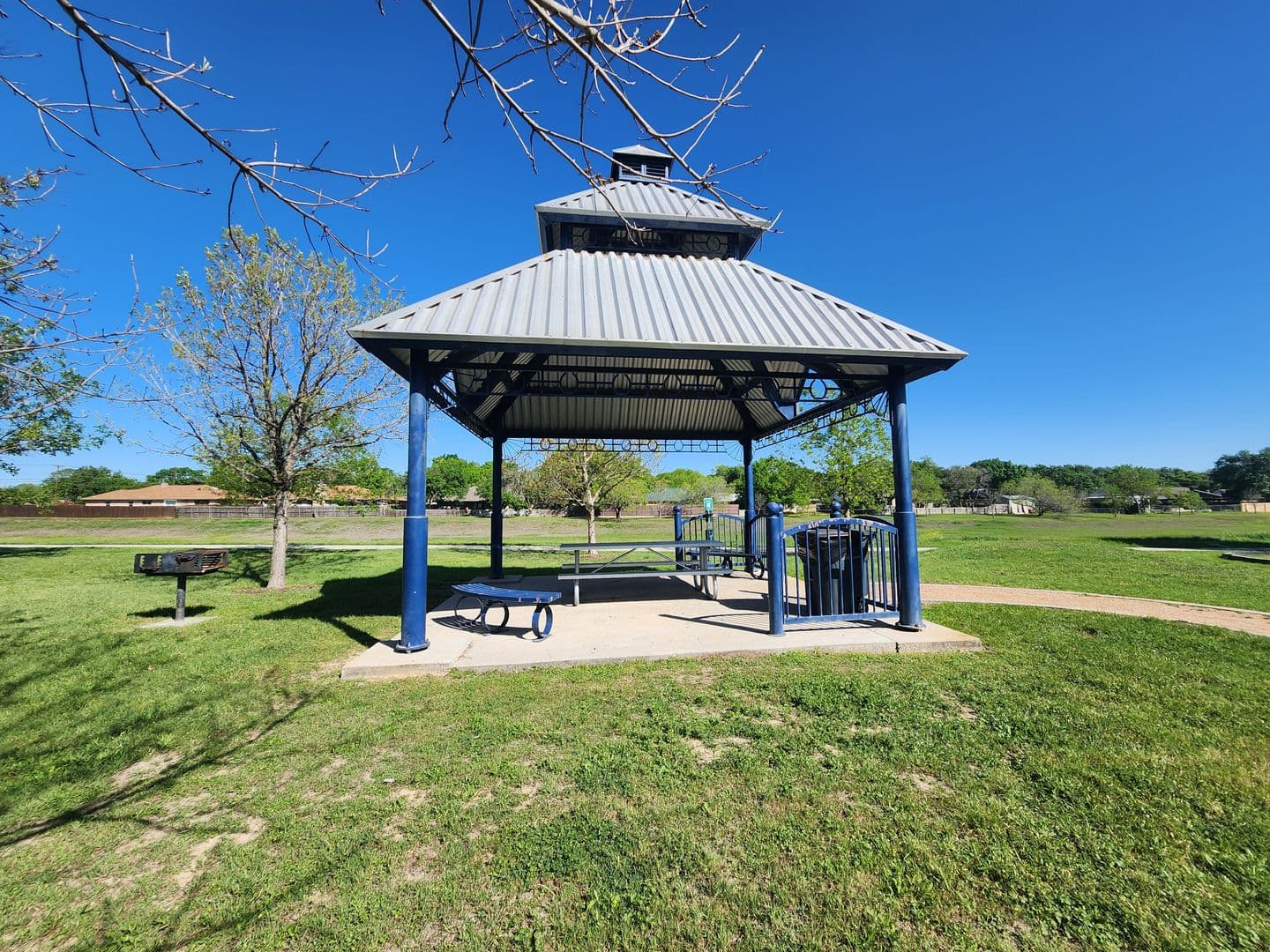 New Braunfels House: 1642 W County Line Rd