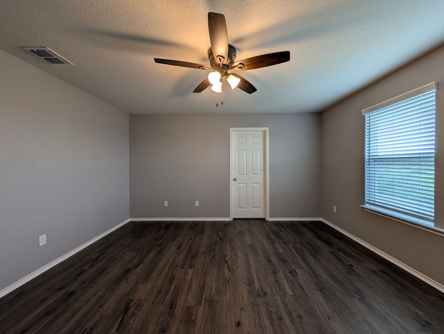 New Braunfels House: 357 Autumn Blaze