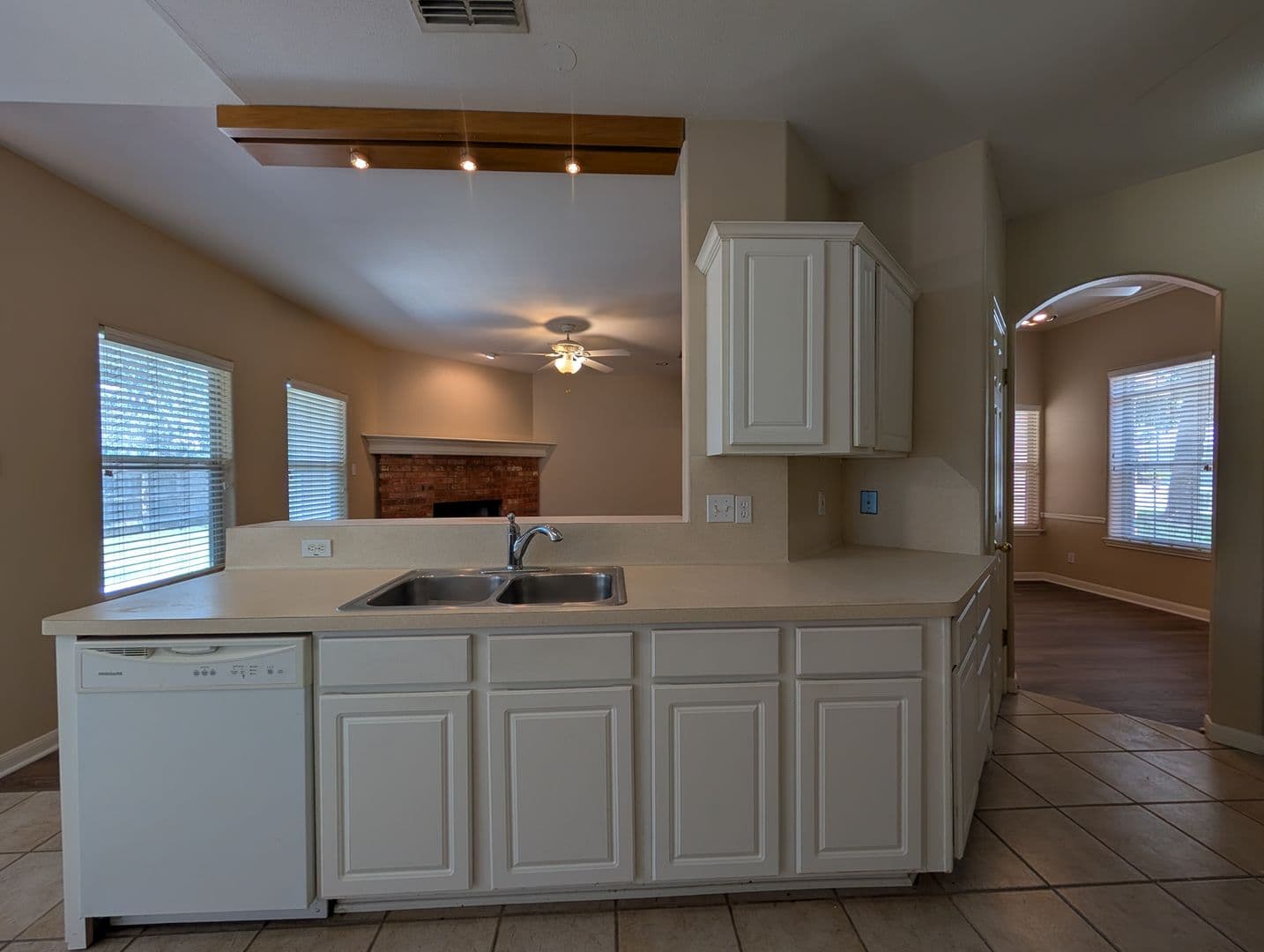 New Braunfels House: 947 River Rock
