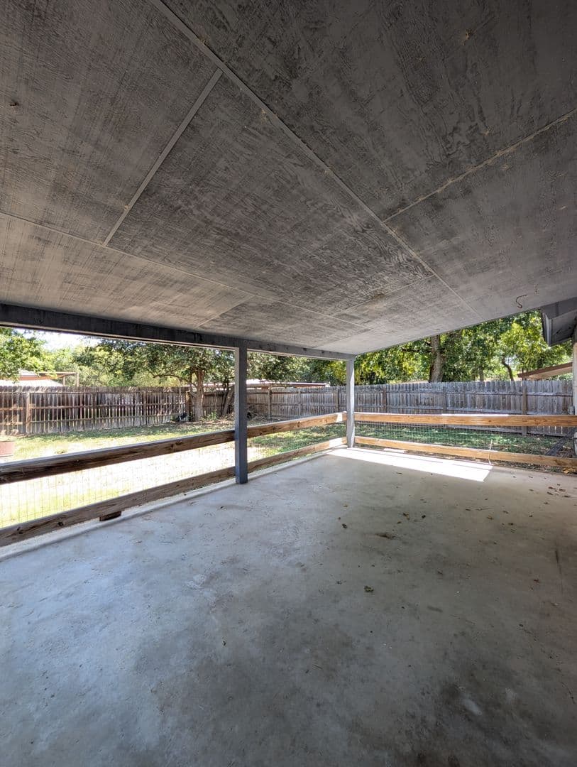 New Braunfels House: 163 Woods End