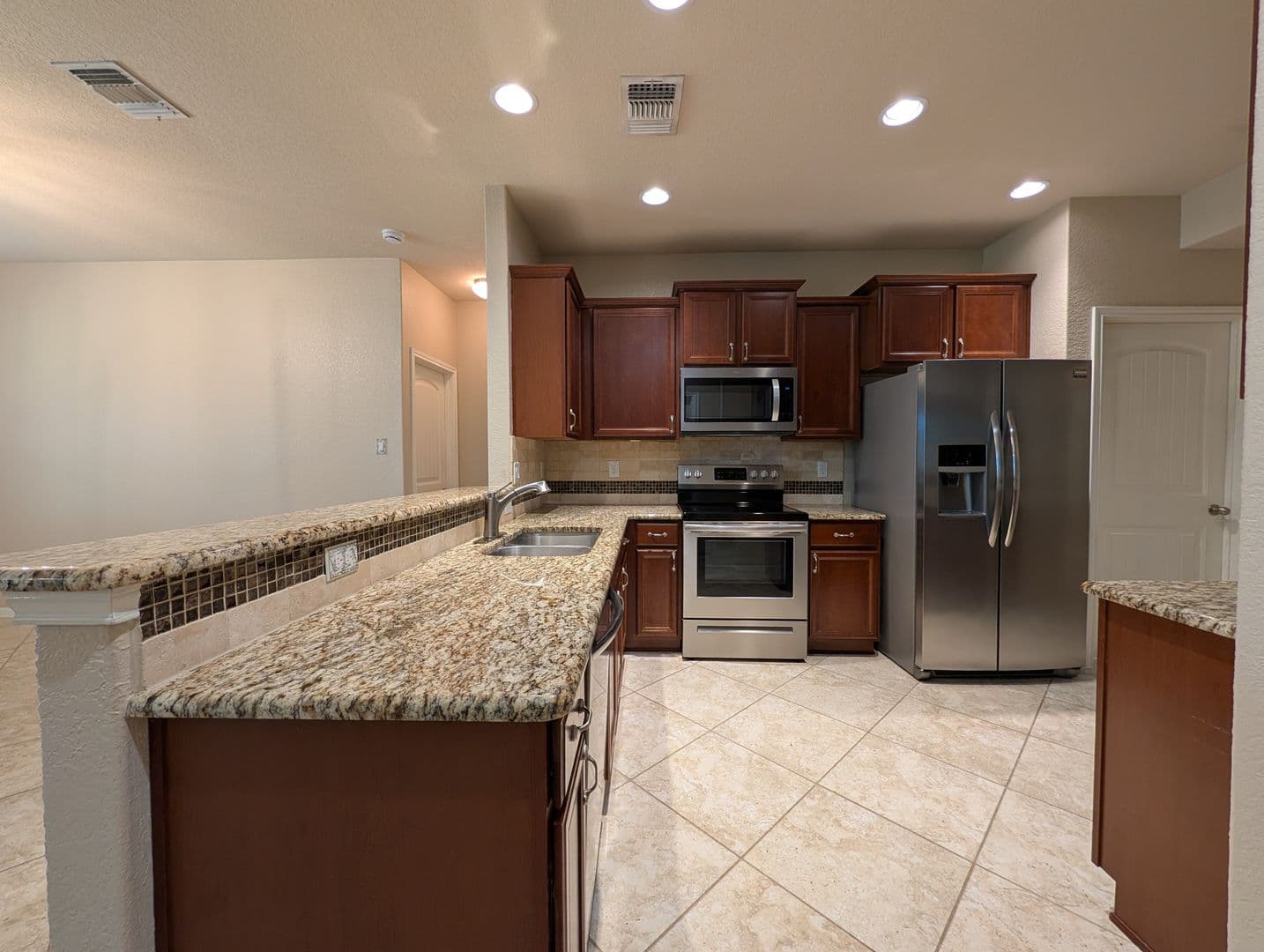 New Braunfels House: 1337 Lauren St