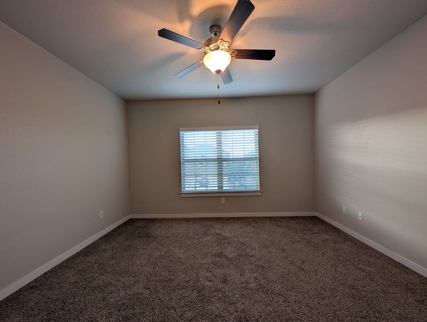 New Braunfels House: 310 Creekside Curve