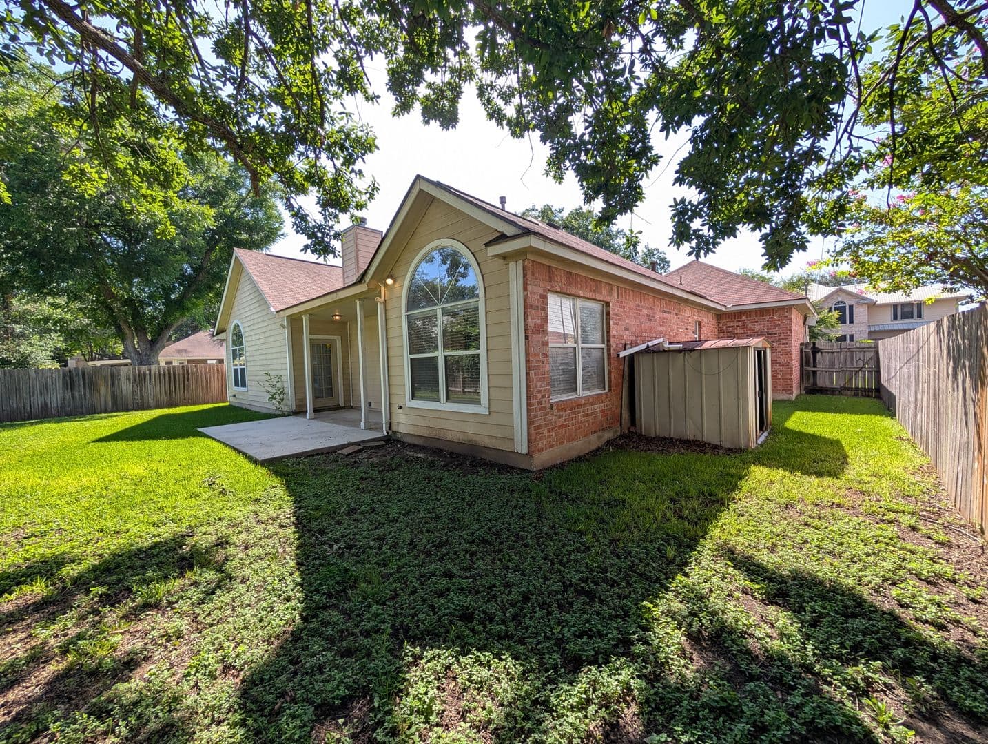 New Braunfels House: 947 River Rock