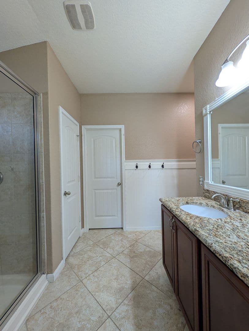 New Braunfels House: 1337 Lauren St