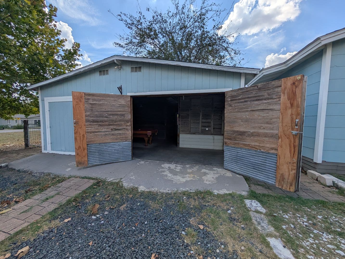 New Braunfels House: 890 Josephine