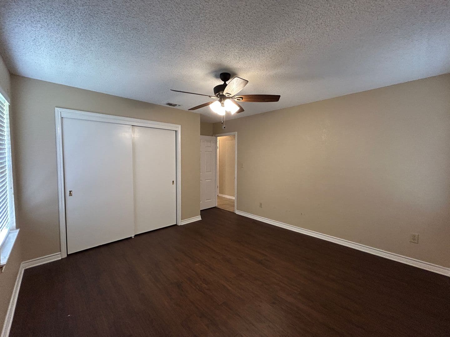 New Braunfels House: 1642 W County Line Rd
