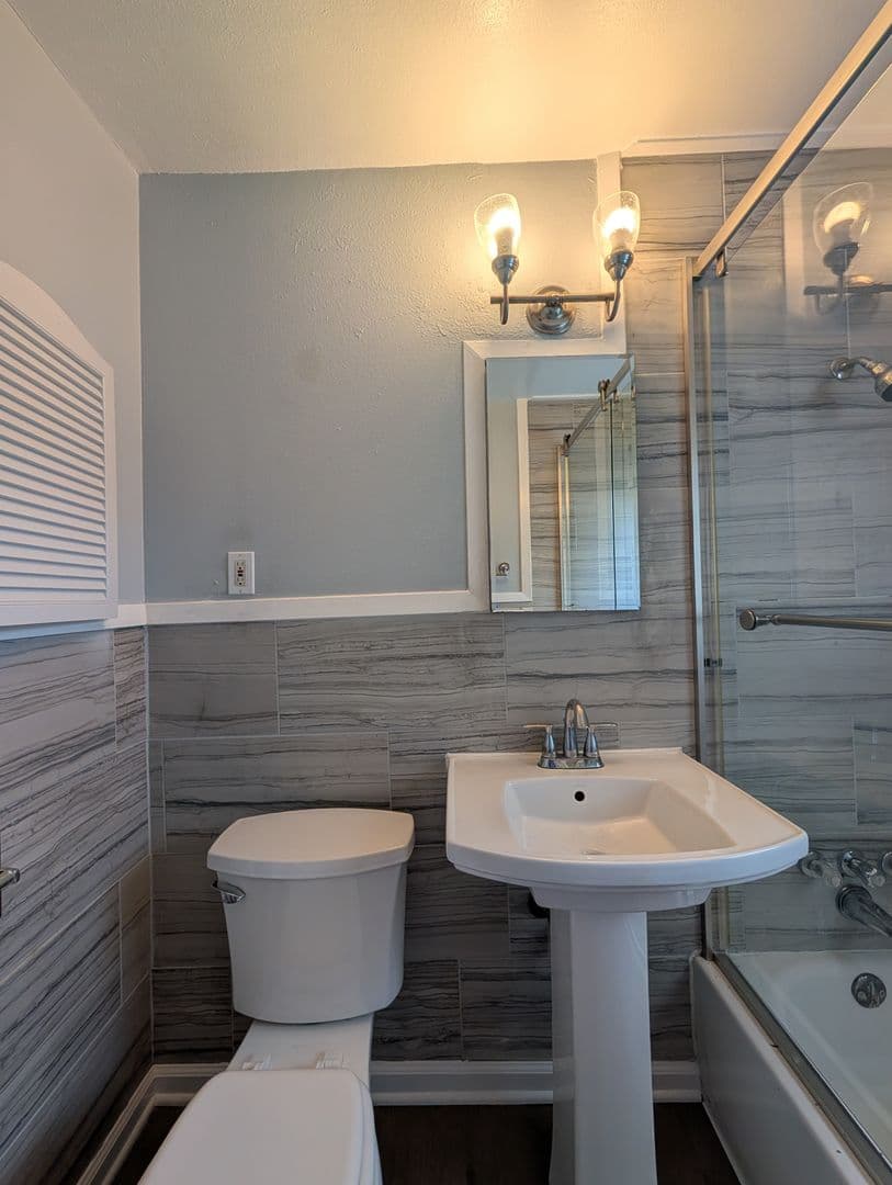 New Braunfels House: 890 Josephine