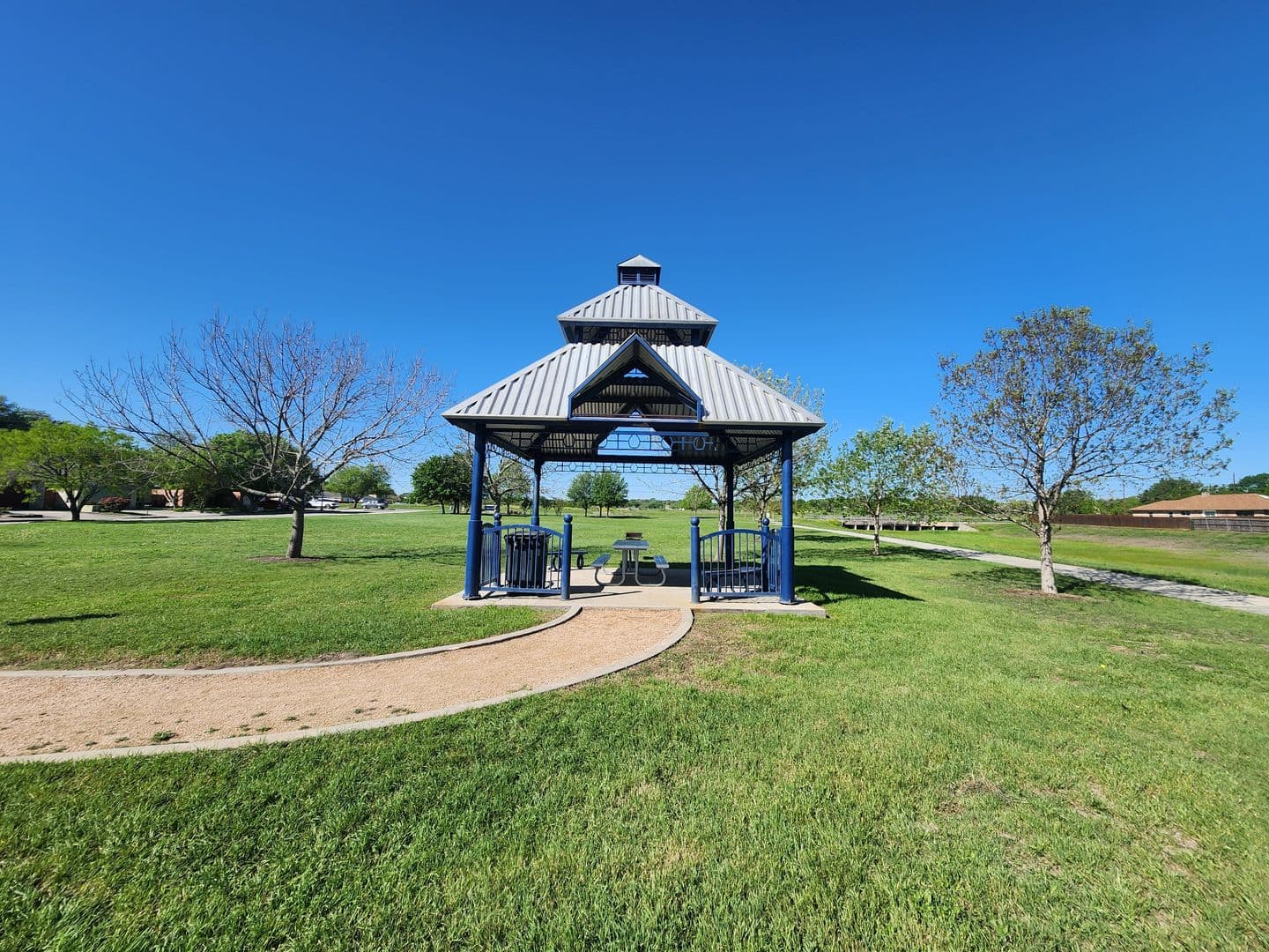 New Braunfels House: 1642 W County Line Rd