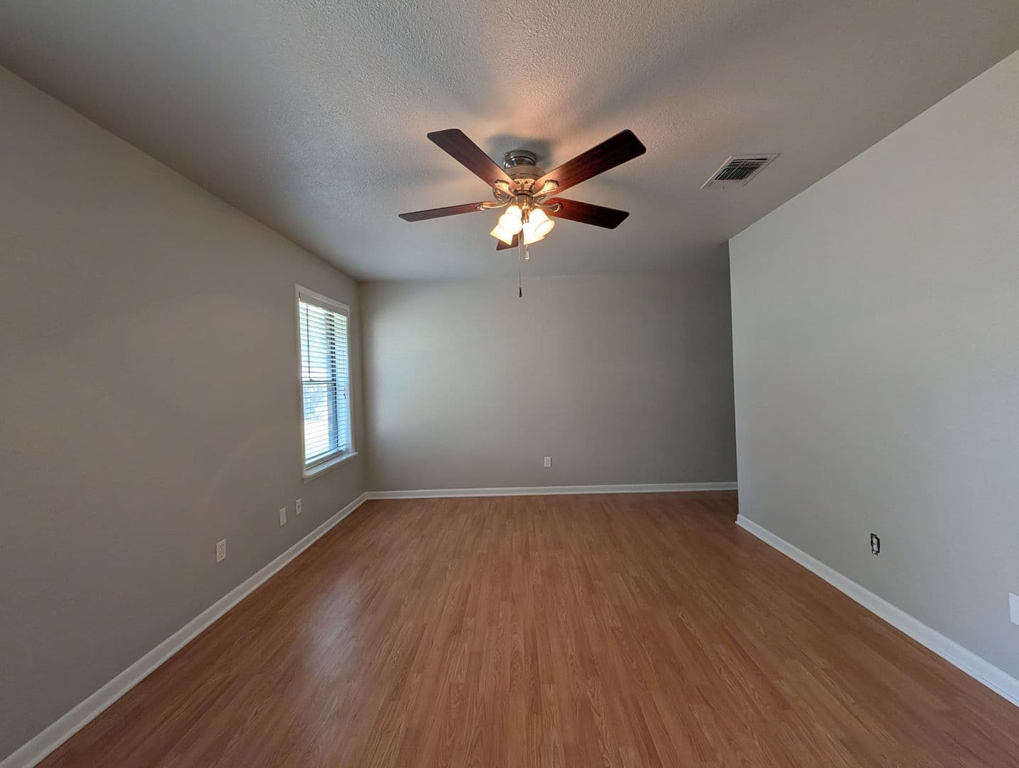 New Braunfels House: 619 Summerwood