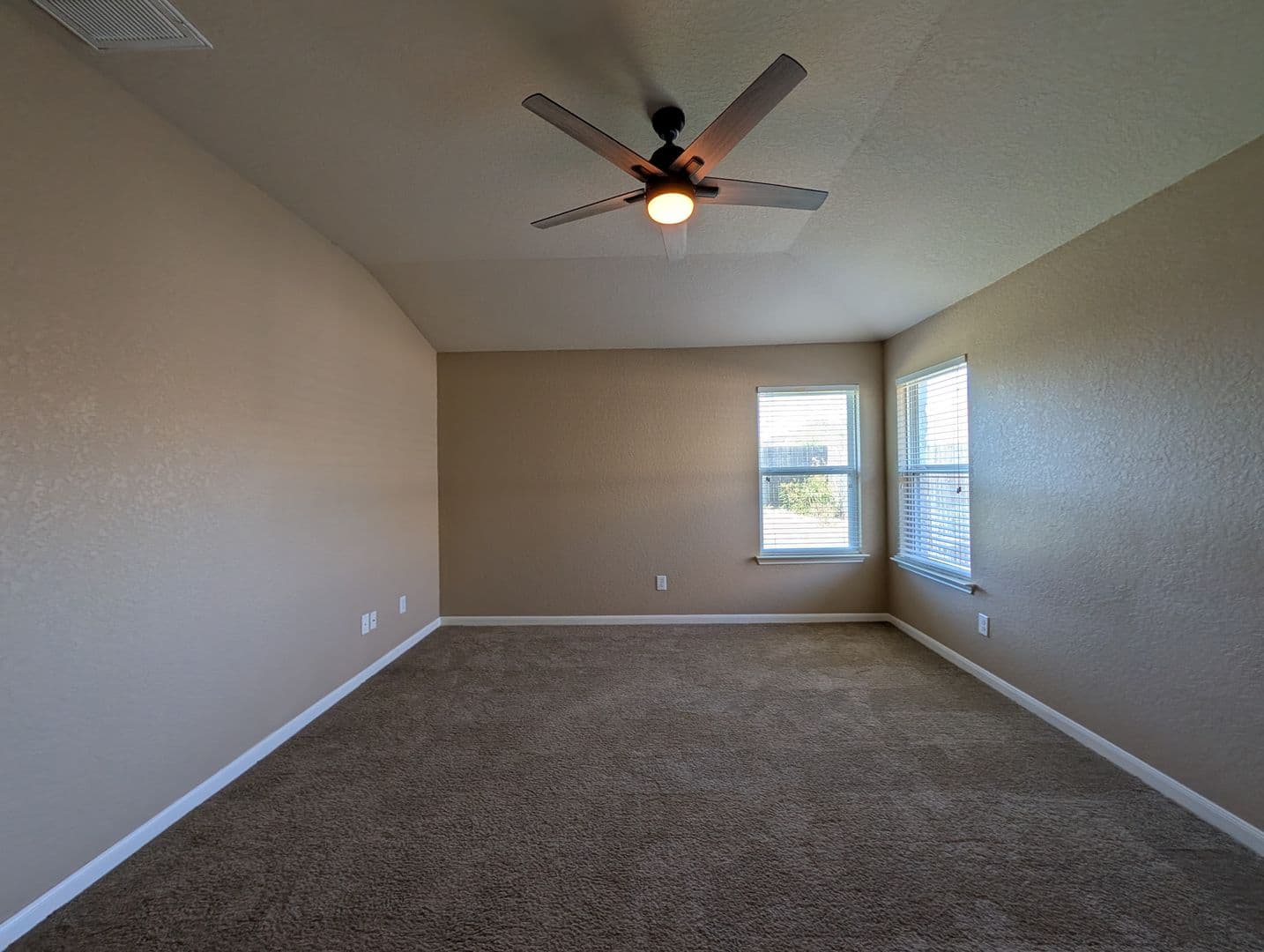 New Braunfels House: 1337 Lauren St