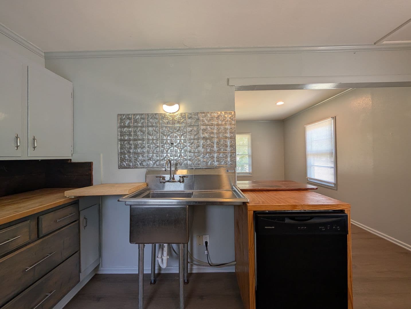 New Braunfels House: 890 Josephine