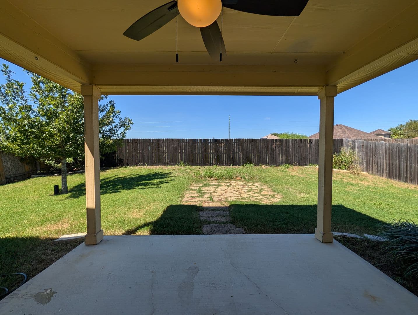 New Braunfels House: 1337 Lauren St