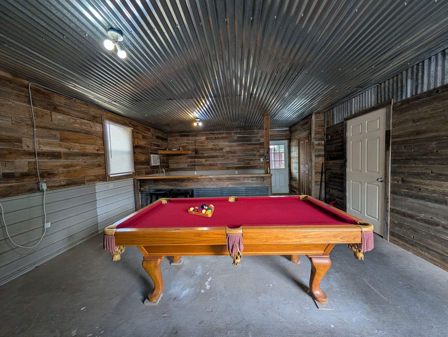 New Braunfels House: 890 Josephine