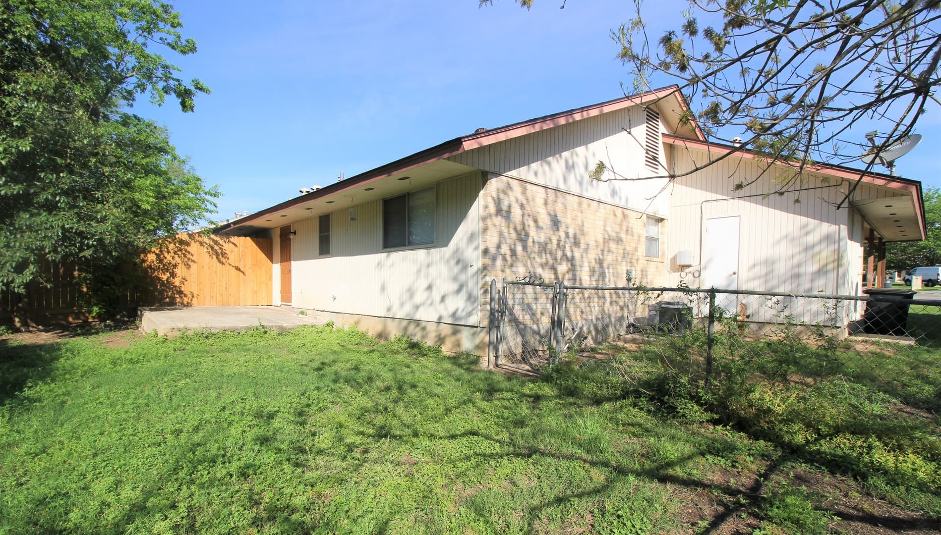 New Braunfels House: 317 Briarwood