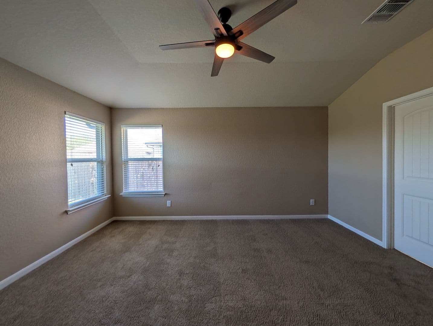 New Braunfels House: 1337 Lauren St