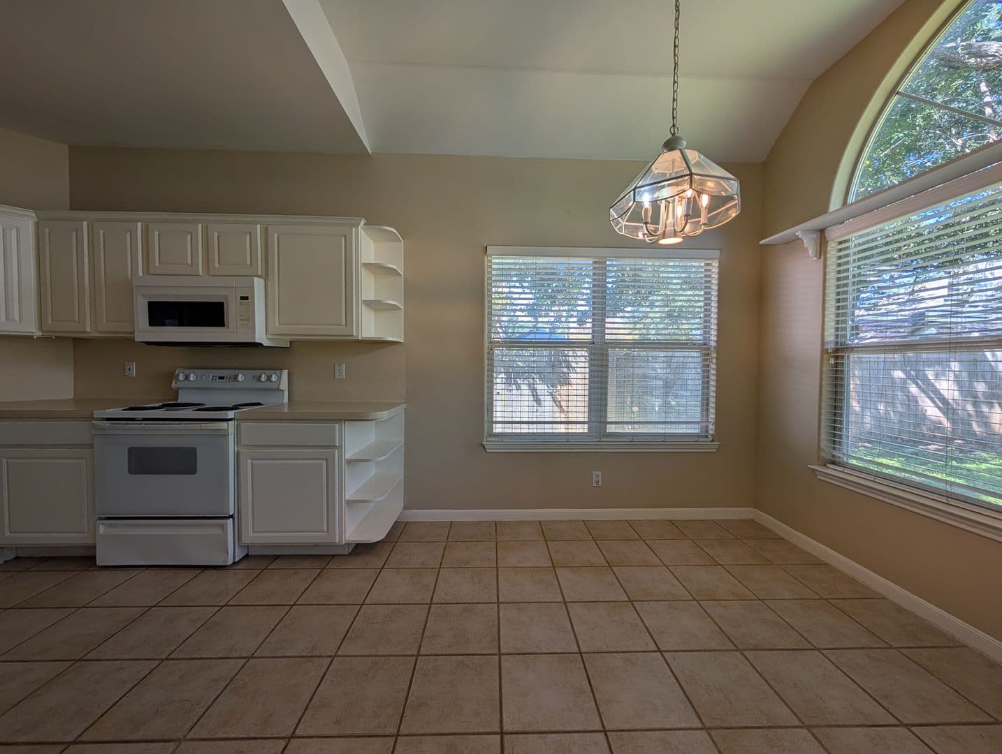 New Braunfels House: 947 River Rock