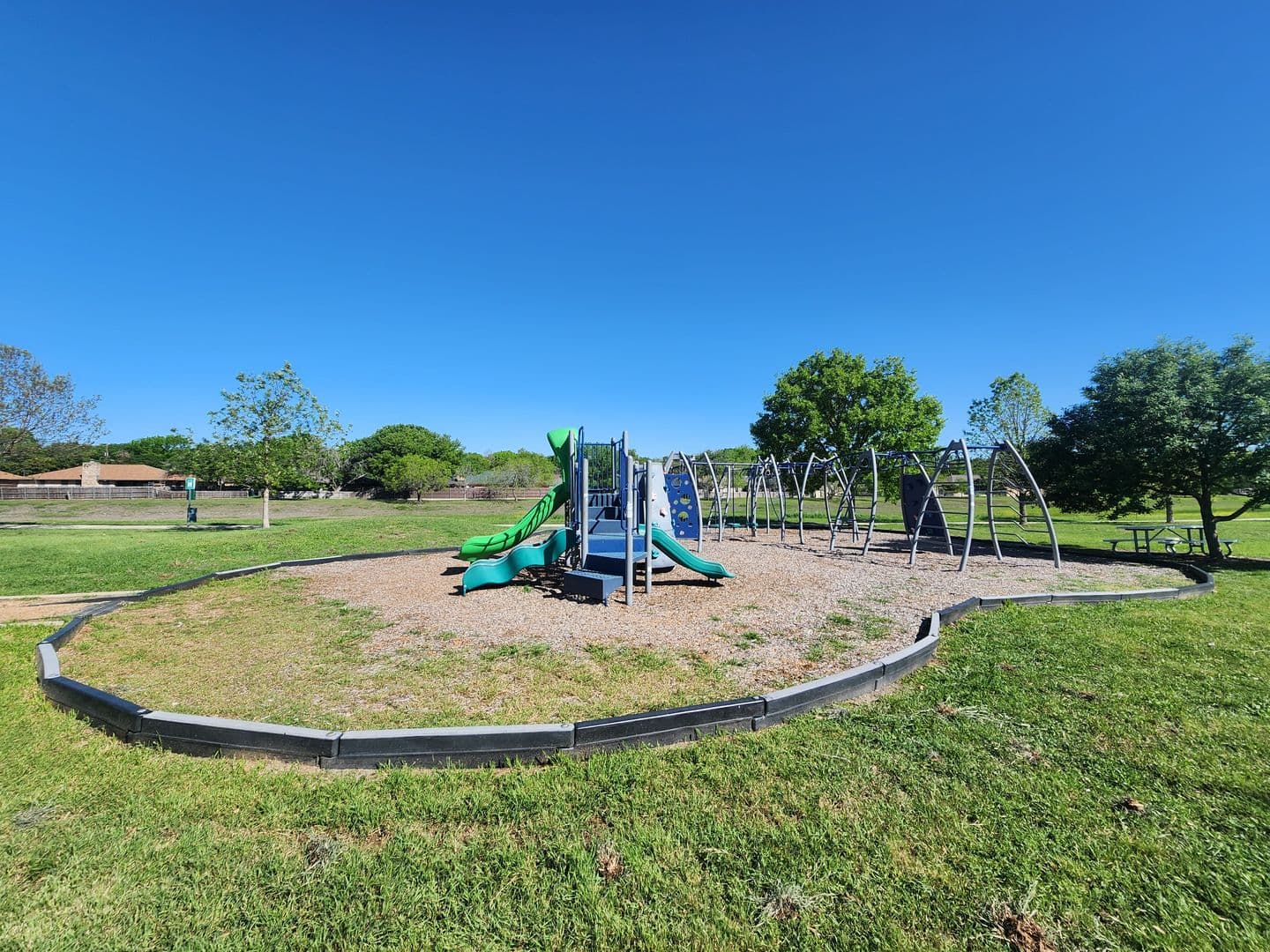 New Braunfels House: 1642 W County Line Rd