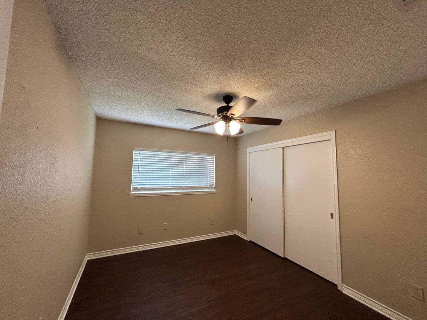 New Braunfels House: 1642 W County Line Rd