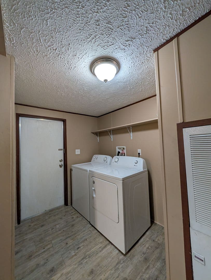 New Braunfels House: 135 Water Hole Lane