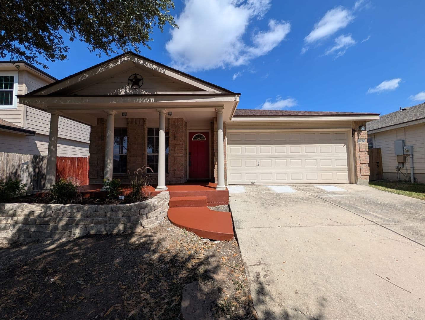 New Braunfels House: 268 Goliad