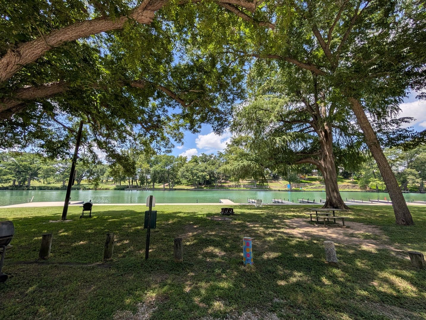 New Braunfels House: 947 River Rock