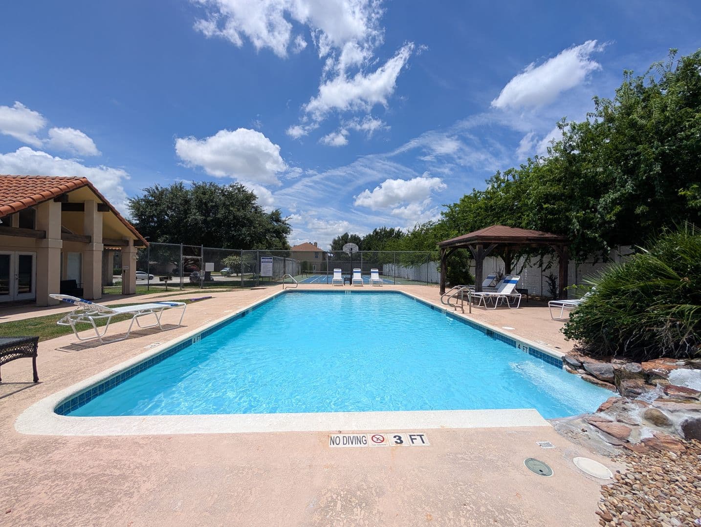 New Braunfels House: 947 River Rock