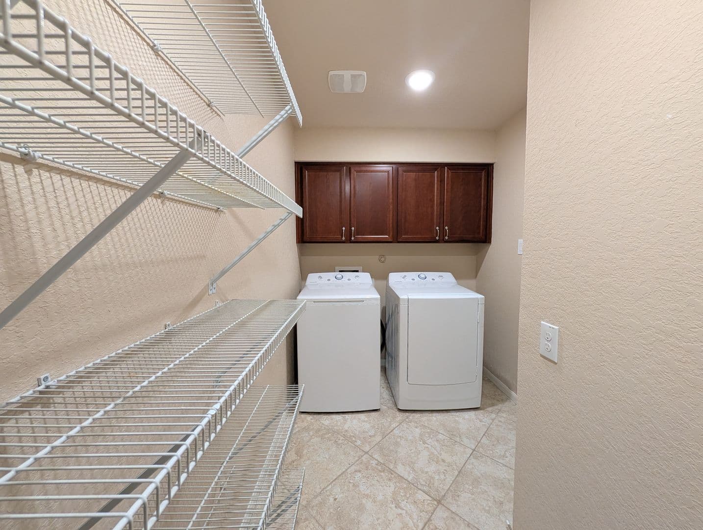 New Braunfels House: 1337 Lauren St