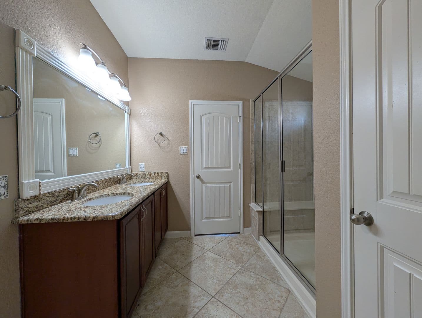 New Braunfels House: 1337 Lauren St