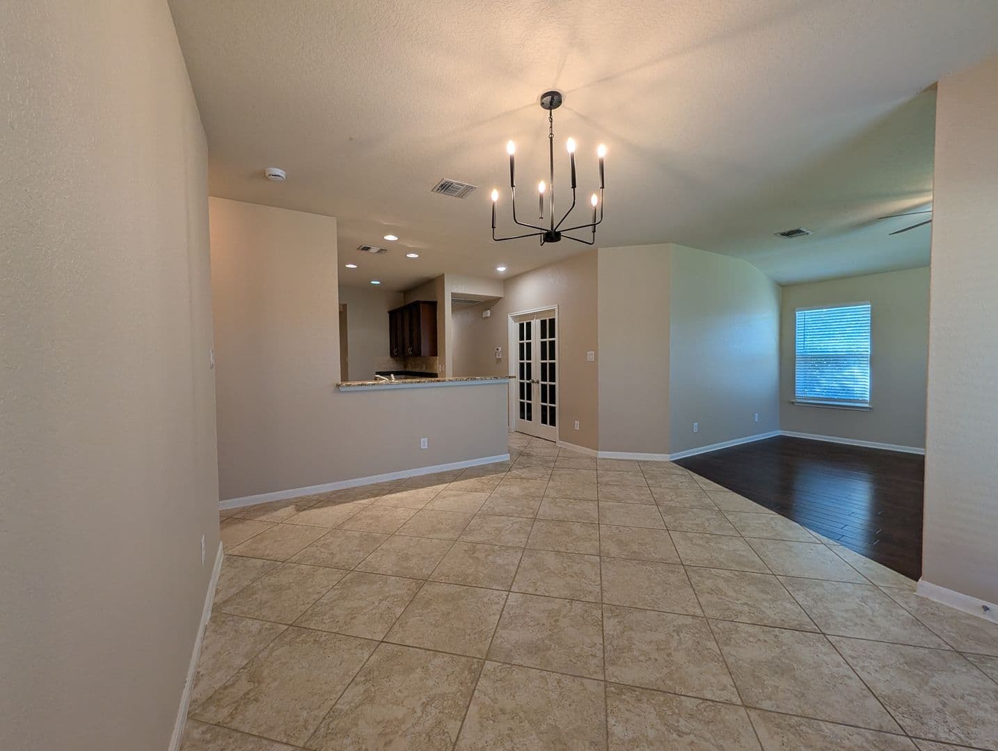New Braunfels House: 1337 Lauren St