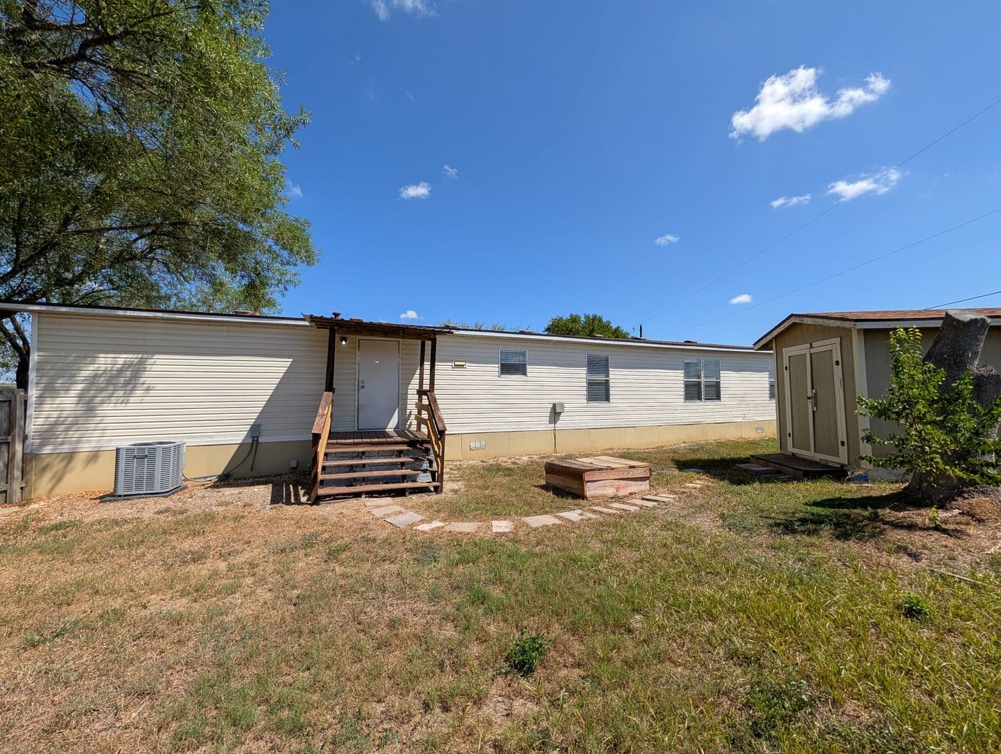 New Braunfels House: 135 Water Hole Lane