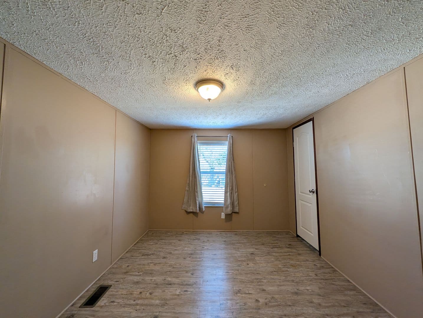 New Braunfels House: 135 Water Hole Lane