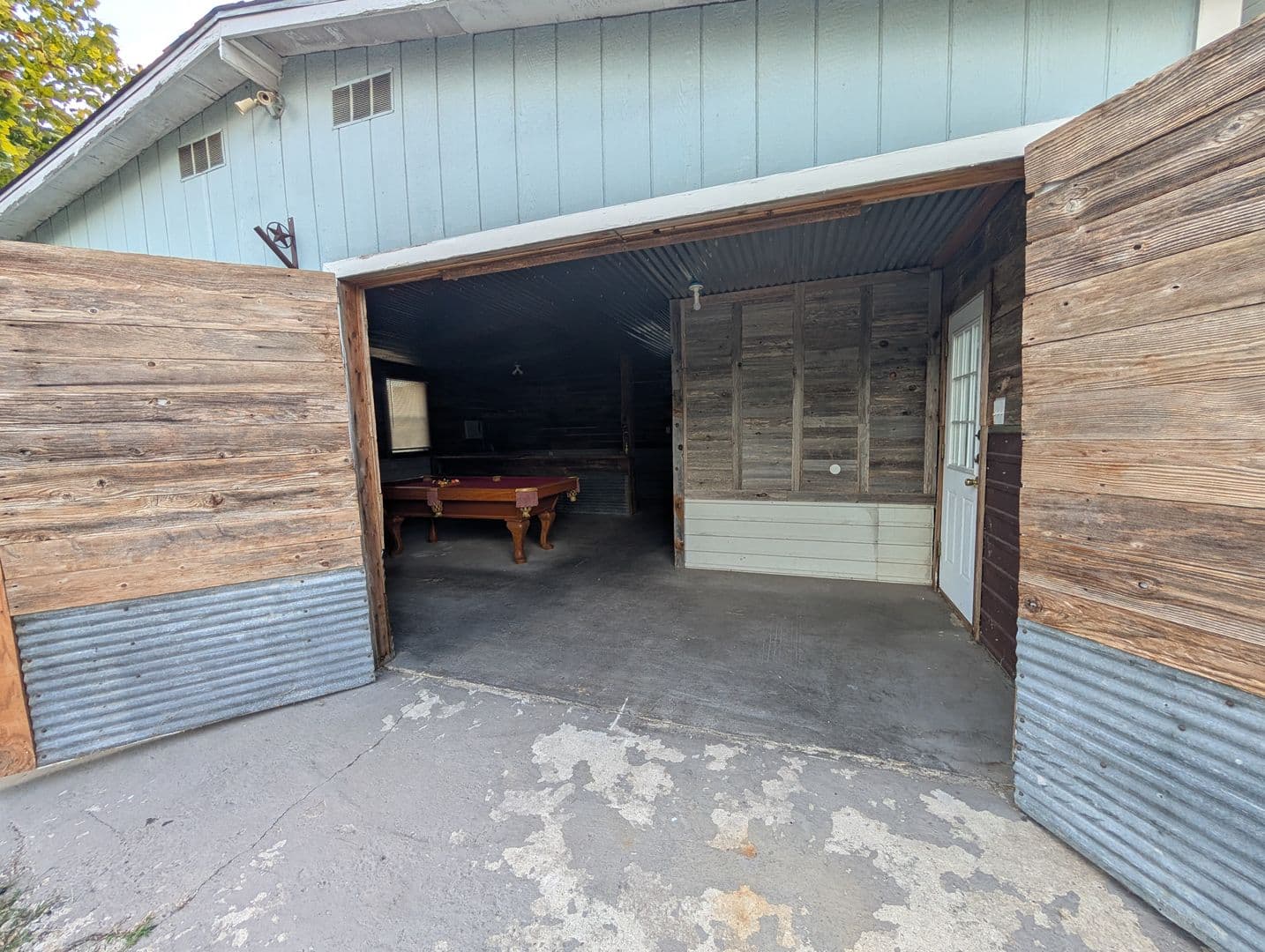 New Braunfels House: 890 Josephine