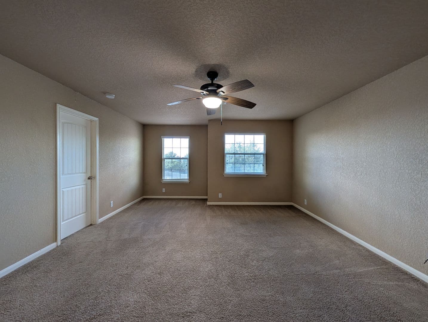 New Braunfels House: 212 Oak Creek Way