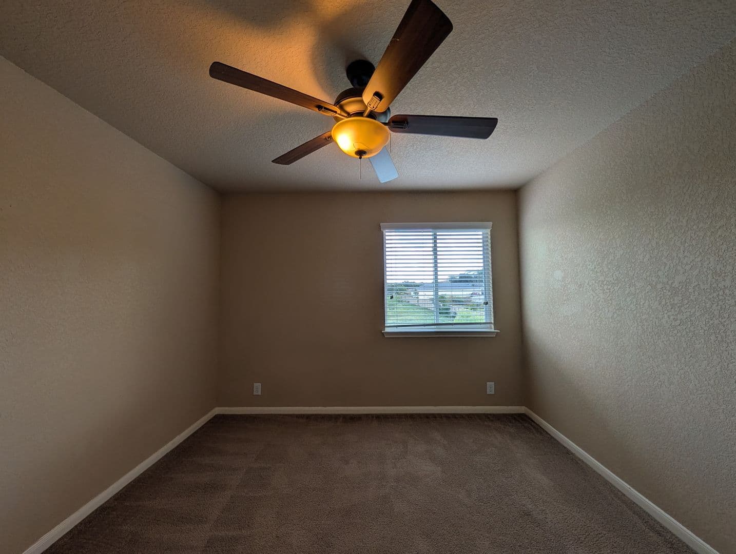 New Braunfels House: 212 Oak Creek Way